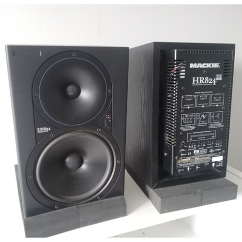 Mackie HR824 High Resolution Studio 