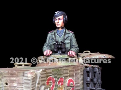 ALPINE MINIATURE GERMAN HEER PANZER ACE #1 WWII 1:35 AP35290