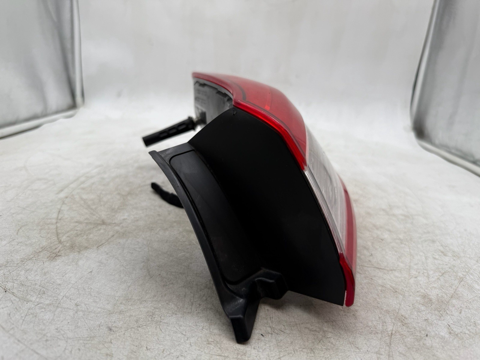 2014-2019 MASERATI GHIBLI RIGHT PASSENGER REAR OUTER TAILLIGHT OEM 45k