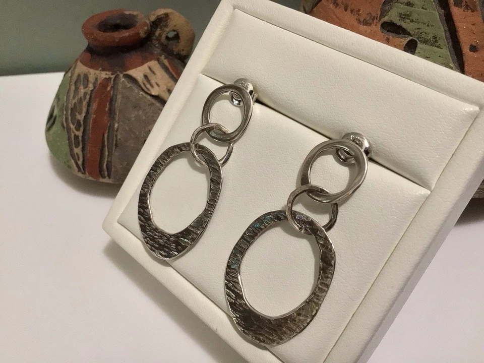 Aretes Silpada de plata de ley 925 círculos entrelazados P1529 usados en excelente estado #2 Foto 2 de 4