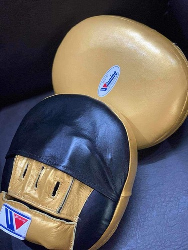 NEW Winning Black and Gold CM-50 Boxing Air Mitts - Picture 3 of 3