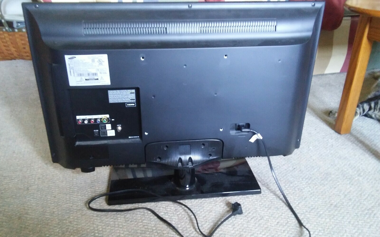 Samsung UN32EH500FXZA Flat Screen TV Parts Repair Powers Up Broken