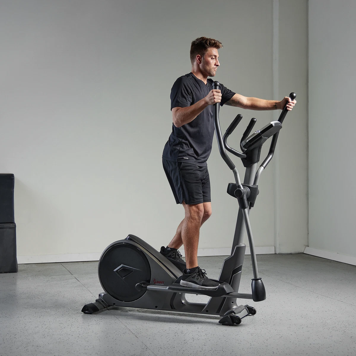 Sunny health & fitness premium magnetic elliptical trainer outlet