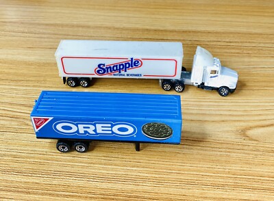 Road Champs 1995 Kenworth Snapple Semi + Matchbox Oreo Trailer Lot