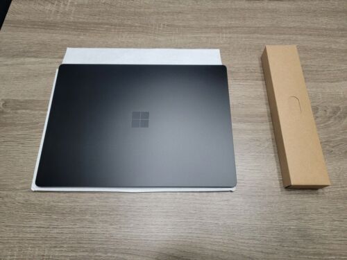 Microsoft Surface Laptop 4 13.5" Black - TOUCH i7-1185G7 16GB 256GB - Picture 2 of 2