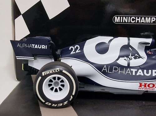 Scuderia AlphaTauri Honda F1 Yuki Tsunoda #22 AT02 Bahrain GP 1:18 Model Car - Picture 6 of 8