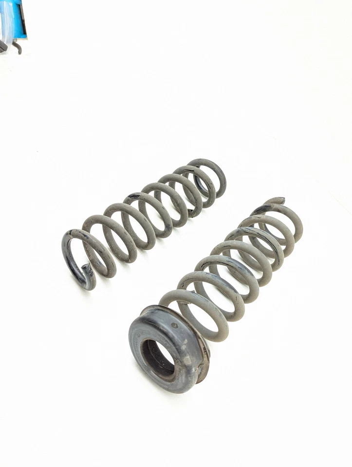 PAR DE MOLAS DE CHOQUE SUSPENSÃO TRASEIRA 2012-15 BMW F30 328i 335i - Imagem 3 de 4