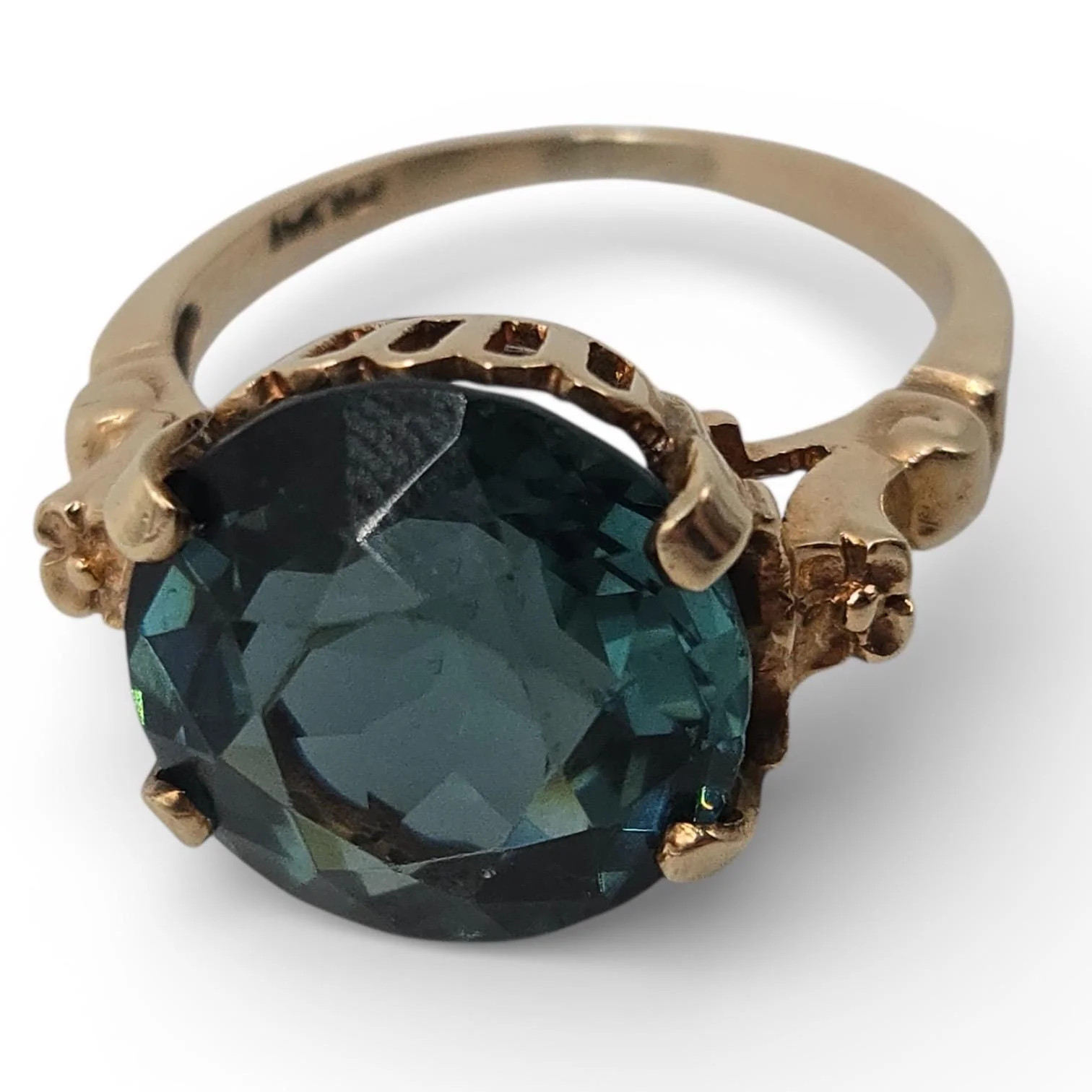 Solid 10K Yellow Gold Ring with Large Round-Cut T… - image 9