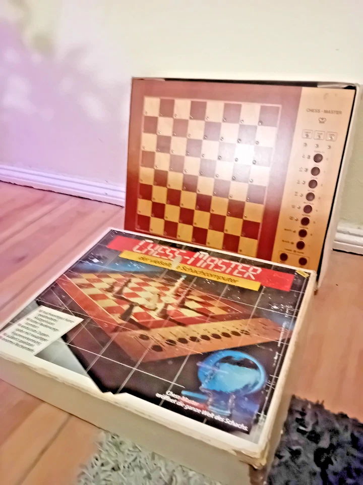 Original DDR Schachcomputer CHESS MASTER G-5003-500 komplett OVP Funktioniert - Bild 2 von 2