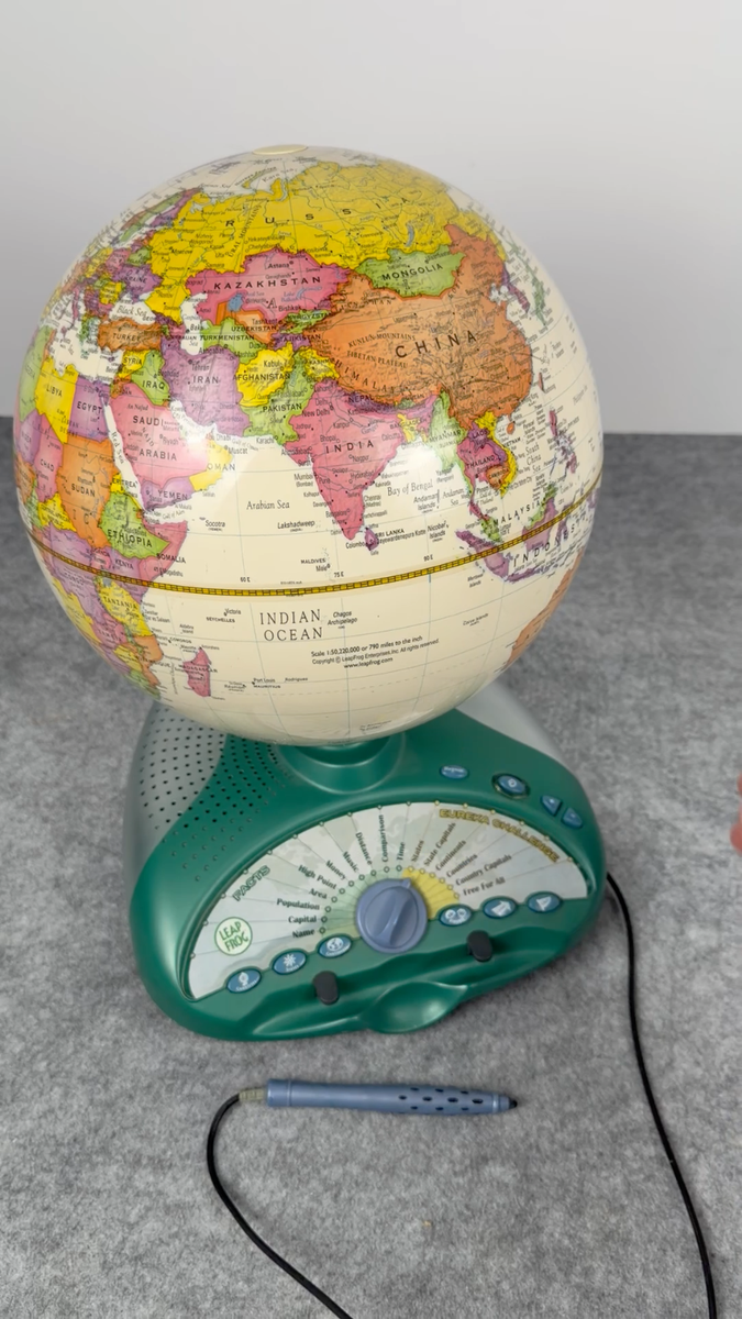 LeapFrog Explorer Interactive Globe 40002 Eureka Challenge Quantum