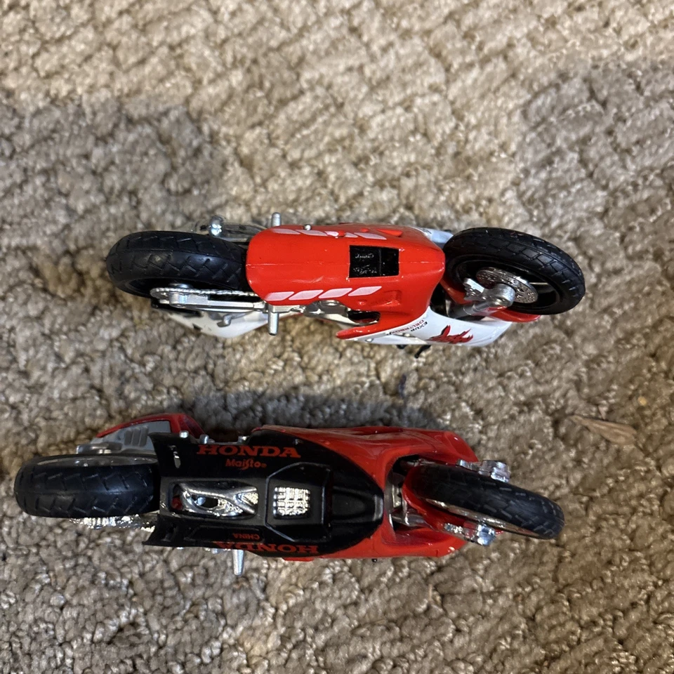Maisto 压铸摩托车 批量 2 件 雅马哈 R1,本田 NR 1: 18 GC — 第 3/4 张图片