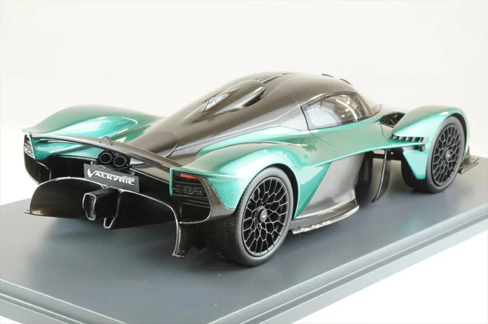 Schuco 1/18 Aston Martin Valkyrie 2021 AMR F1 Green Diecast 450048900 - Image 2 of 3