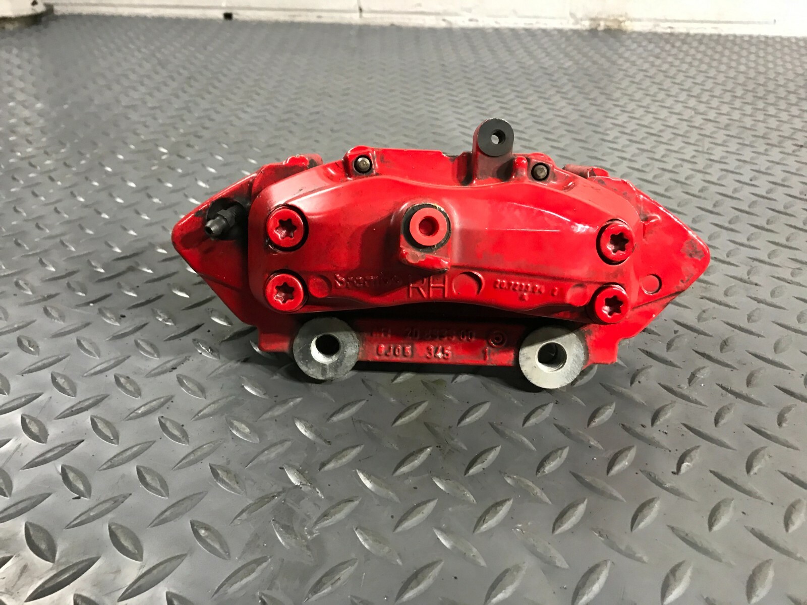 04-08 Maserati Quattroporte M139 Front Wheel Brake Caliper Right Side BREMBO Red