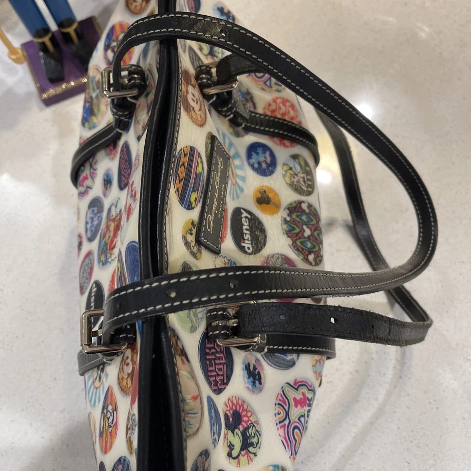 Bolsa tote Dooney & Bourke botões personagens parques da Disney - Nova - Imagem 2 de 4