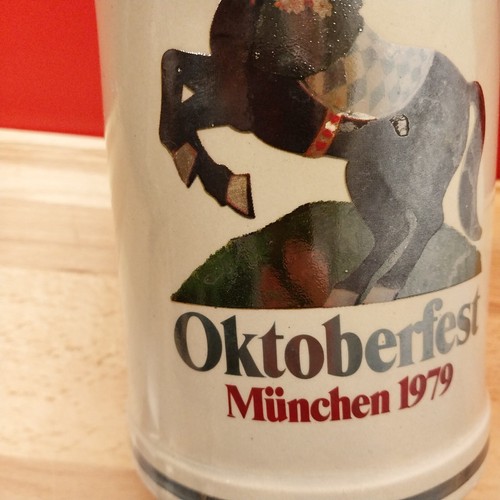 RARE 1979 OKTOBERFEST MUNCHEN GERMANY Beer Stein Mug Fritz Wagner Signed Collect - Picture 3 of 16