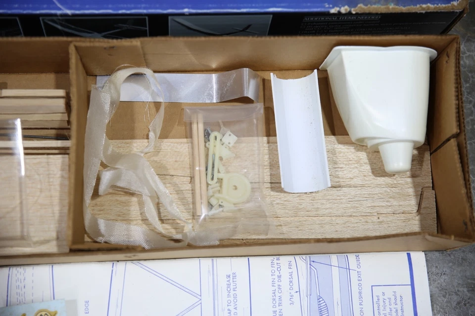 Kit de avión modelo Carl Goldberg vintage K10 Electra RC velero caja abierta Foto 4 de 4