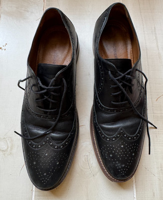 Johnston & Murphy black leather wing tip dress shoes  size 9M men's