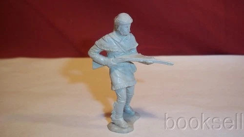 ORIGINAL 1960 MARX GUNSMOKE 54MM GRAY SP TRAPPER WLAKING WITH RIFLE ACROSS CHEST