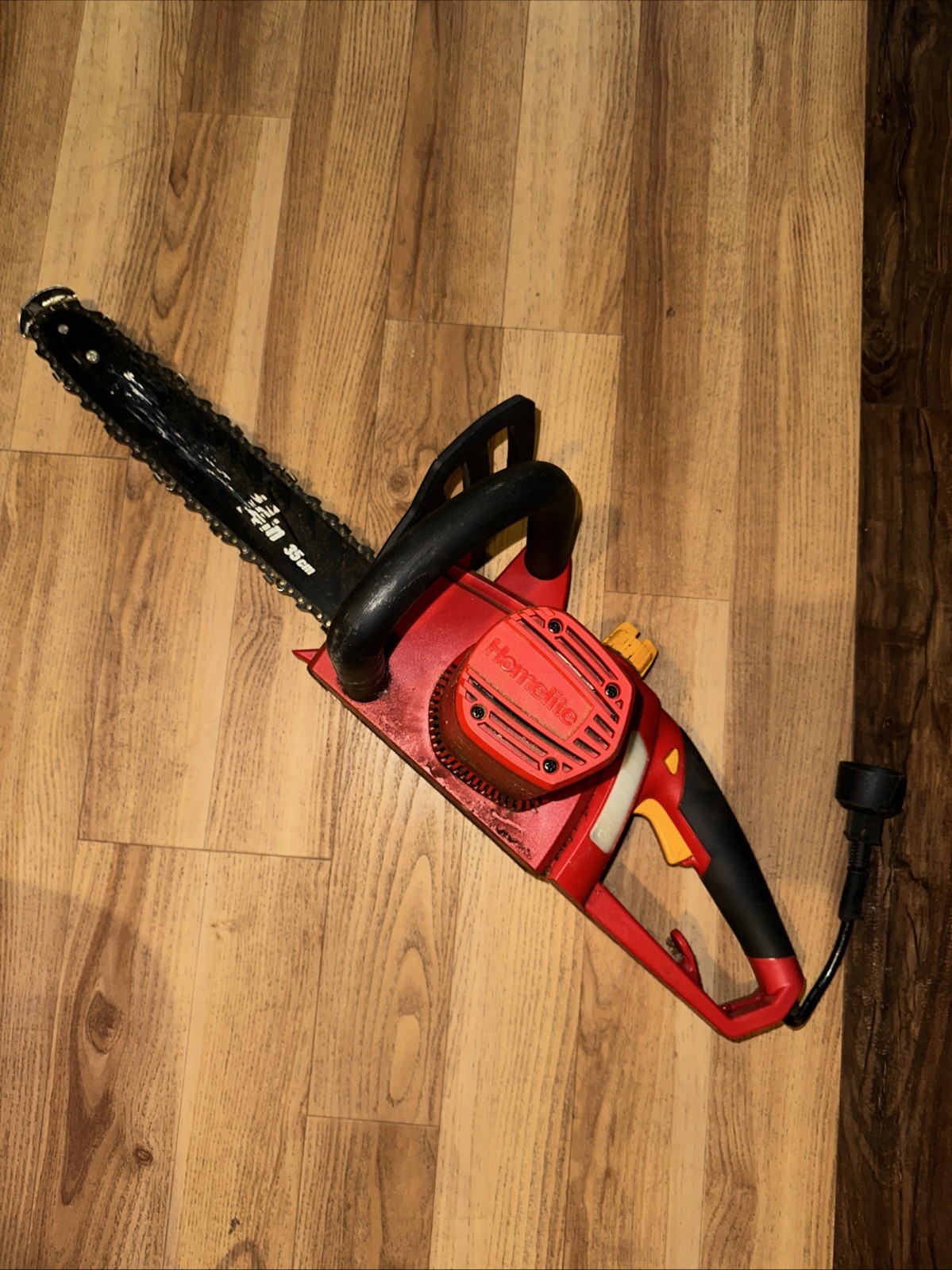 Homelite UT43122B 16-Inch 12A Electric Chainsaw Fair Condition