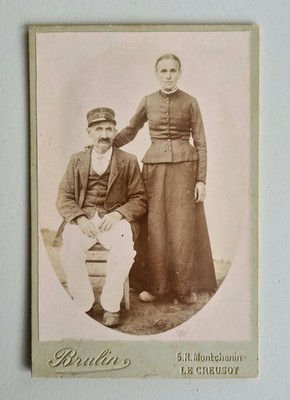 Old photo of a former forest hunter with his wife Brulin 71 Le...