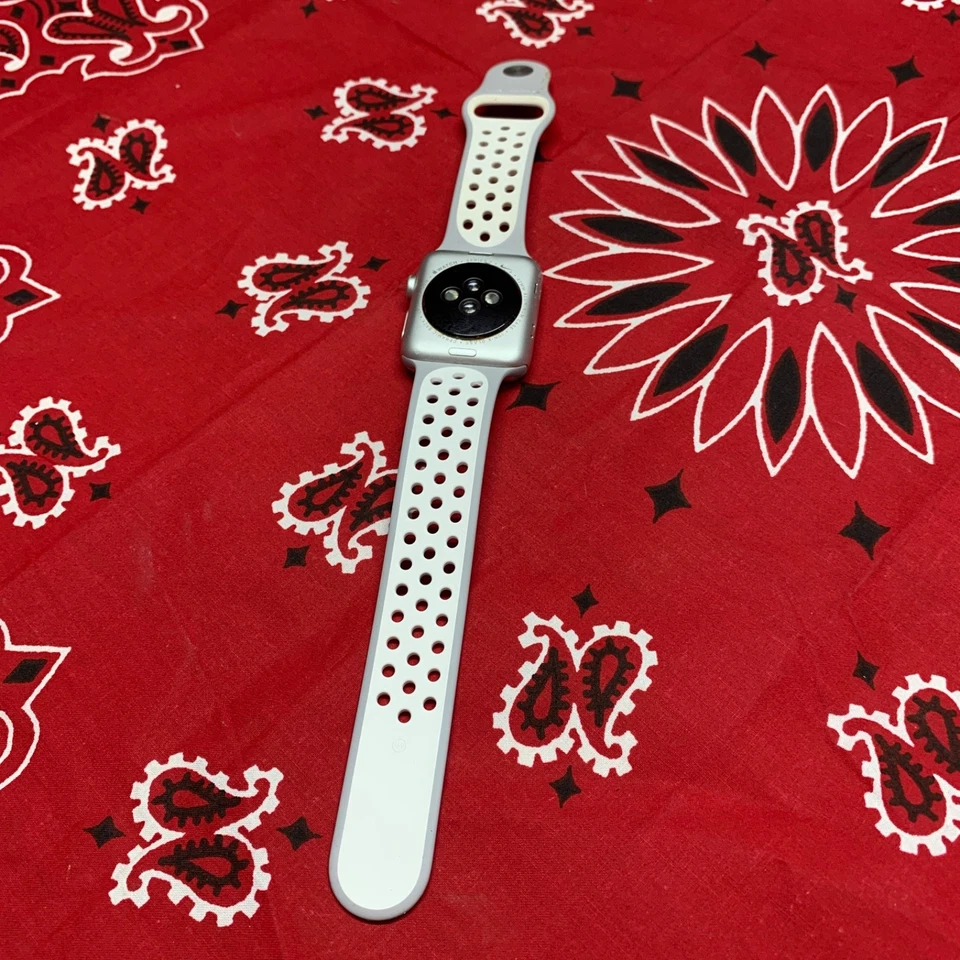 apple watch serie 2 nike 42mm Foto 3 de 4