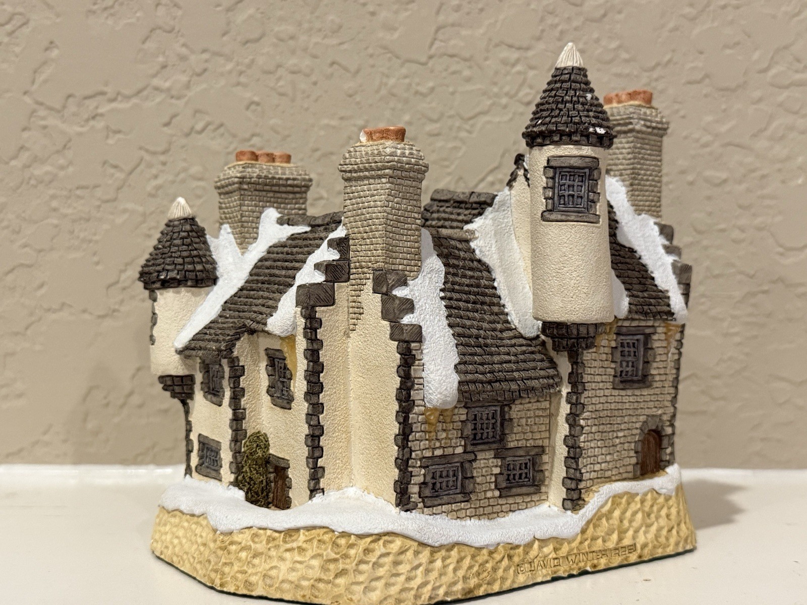 Vintage Winter Cottages Christmas in Scotland and Hogmanay 1988 David Winter