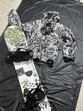 Alibi Snowboard Size 166, Matching Jacket, & Goggles.