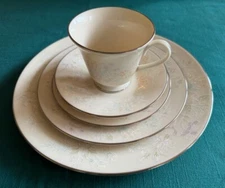 LENOX APRIL 52pc SERVICE SET excellent condition!!!(See description for details)