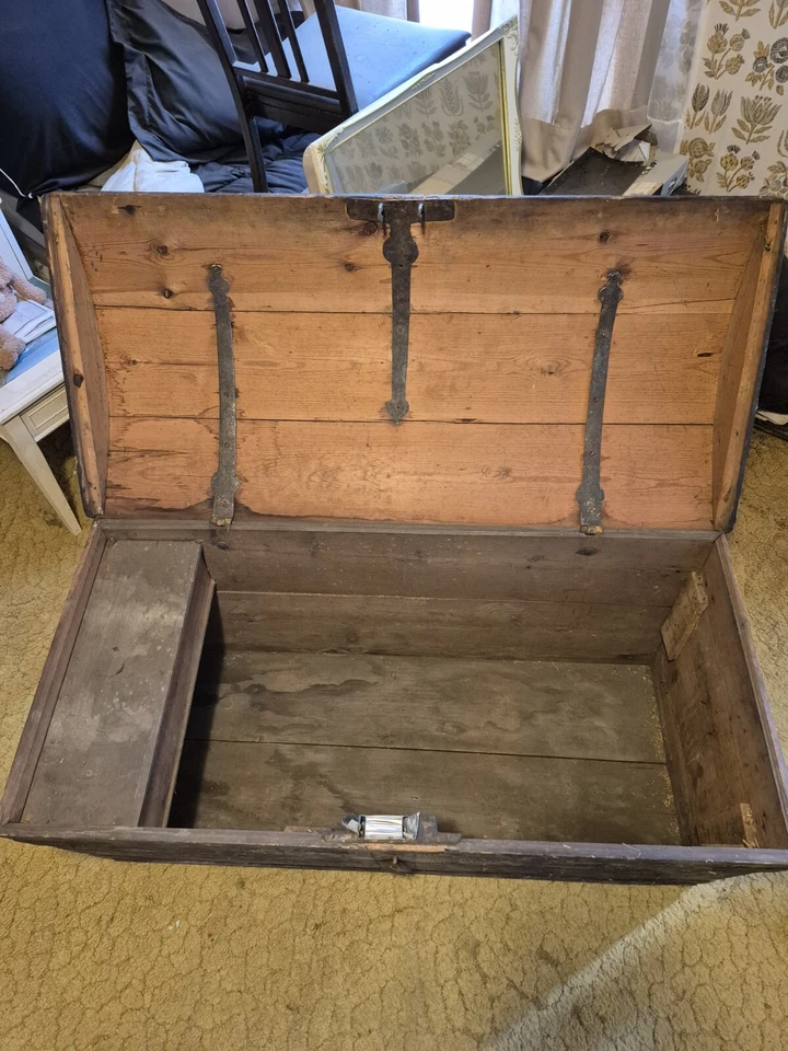 Antique Scandanavian Sea Captains Chest  - Image 4 of 4