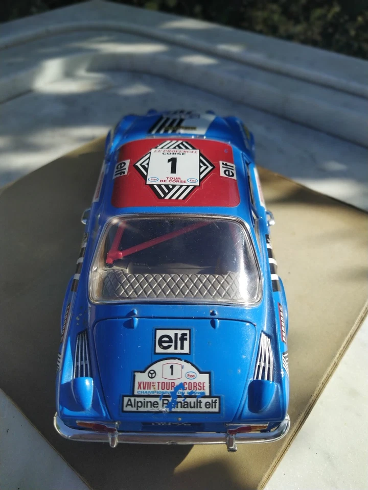 Modellino Auto Alpine A 110 - Burago - Scala 1:16 - Immagine 3 di 4