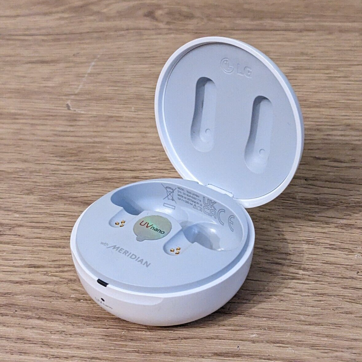 Charging case ONLY LG Tone Free UFP9 wireless Bluetooth earbuds UVnano FP9  white