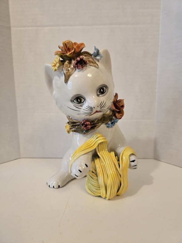 Hand Painted Italian Pottery Cat Kitten With String Ball And Flowers