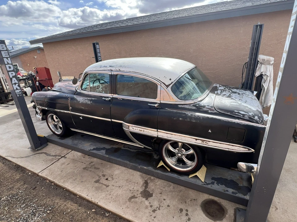 1954 Chevrolet седан только на запчасти - Изображение 2 из 4