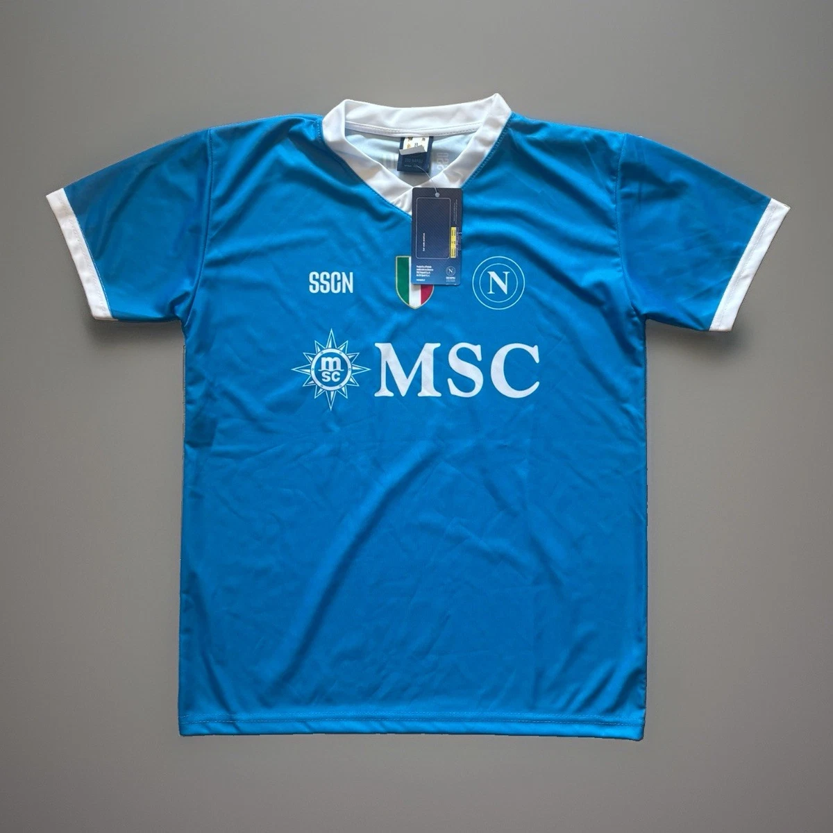 ライトブルー SSC Napoli ユニフォーム ブルー デザインは「ギリシャ