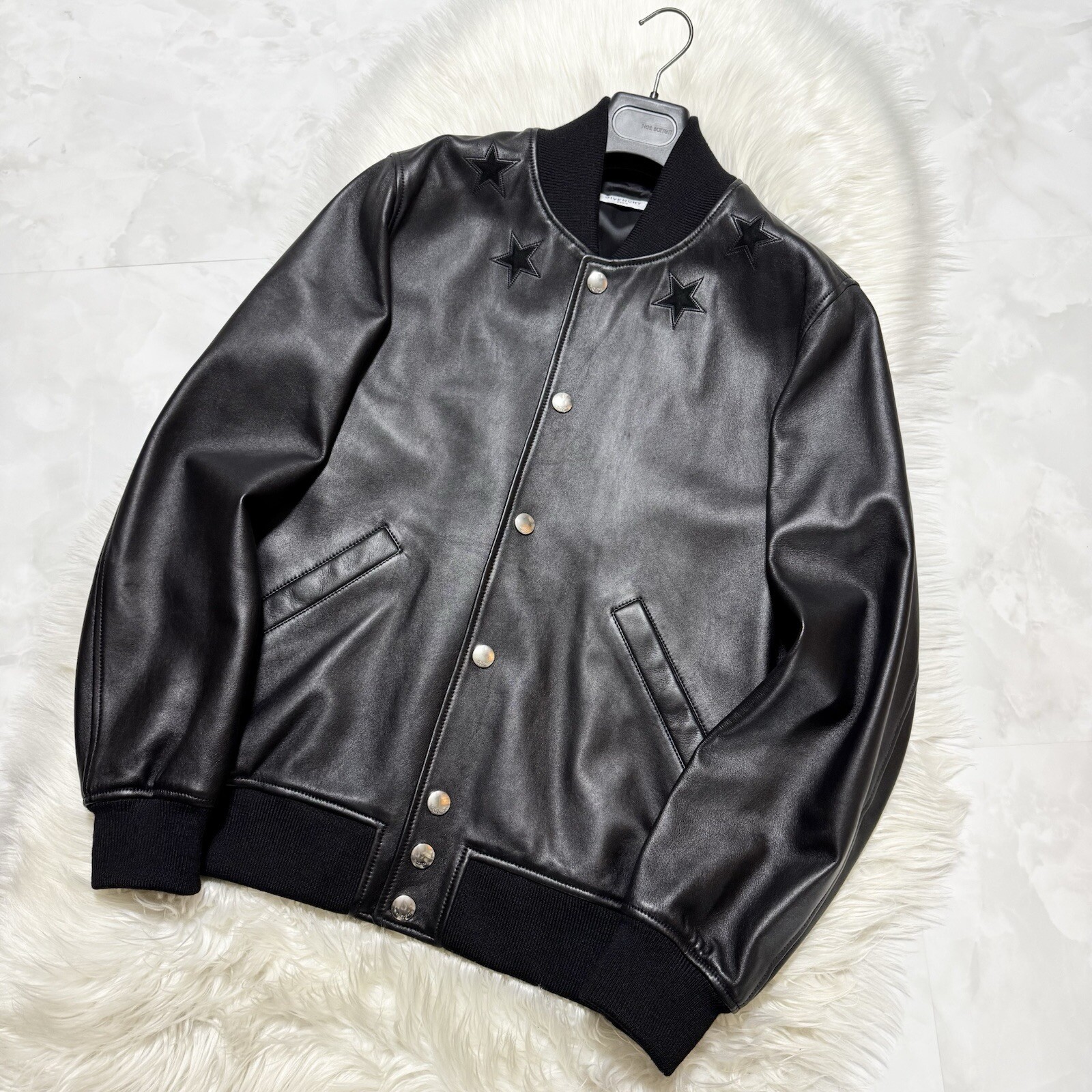 Authentic Great condition Givenchy round star lea… - image 9