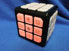 Winning Fingers Flashing Cube Electronic Memory Game
