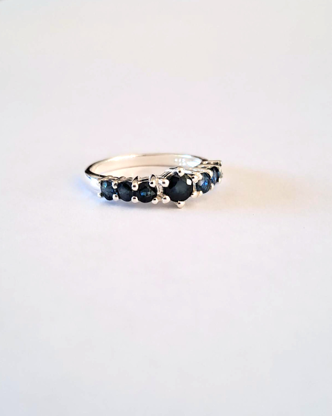 Bague saphir bleu résistant au ternissement en argent massif 925