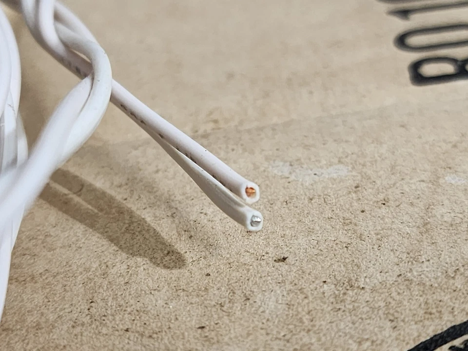 Лот из 500'-Nutone S-143 провода сигнализации нарушителя 18 AWG 2/0 AWM - Изображение 2 из 4