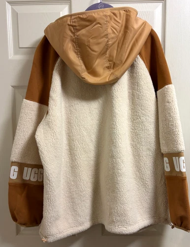 UGG HERITAGE IVORY & GOLD LOGO FAUX SHERPA HOODED JACKET MEN'S XL image 2