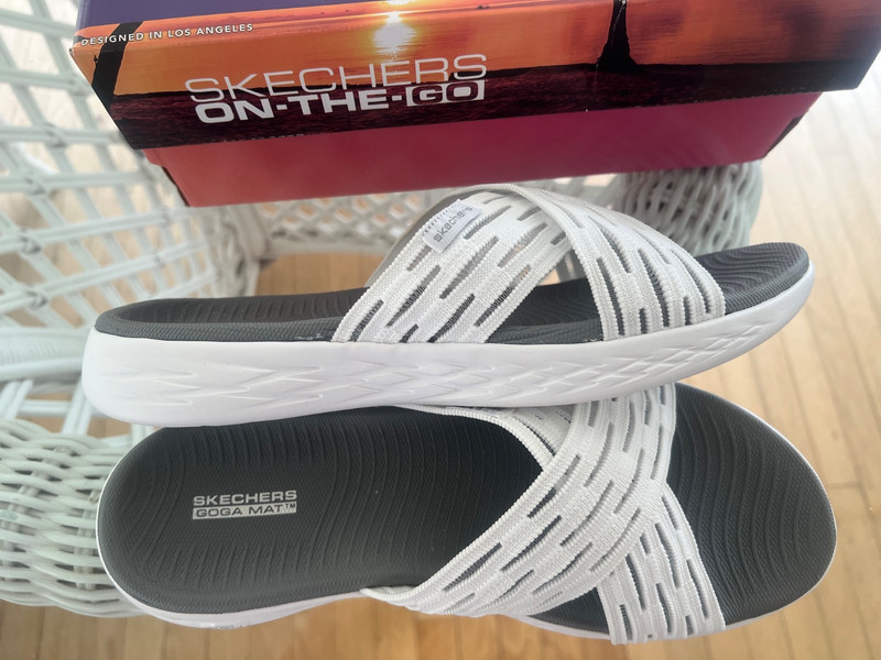 Skechers On The Go 600 Sunrise Sandals 16167 White/Gray Size 10 NIB
