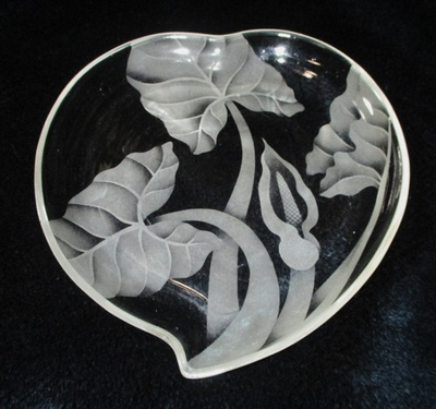 #ad VINTAGE ETCHED GLASS DISH IN LEAF SHAPE Floral 6quot;x6quot;x1 4quot; $12.04