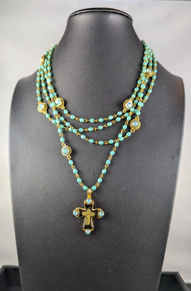 Collar Cruz Magdalena Vírgenes Santos y Ángeles VSA - Cuentas Azul Aqua, Dorado Foto 2 de 4