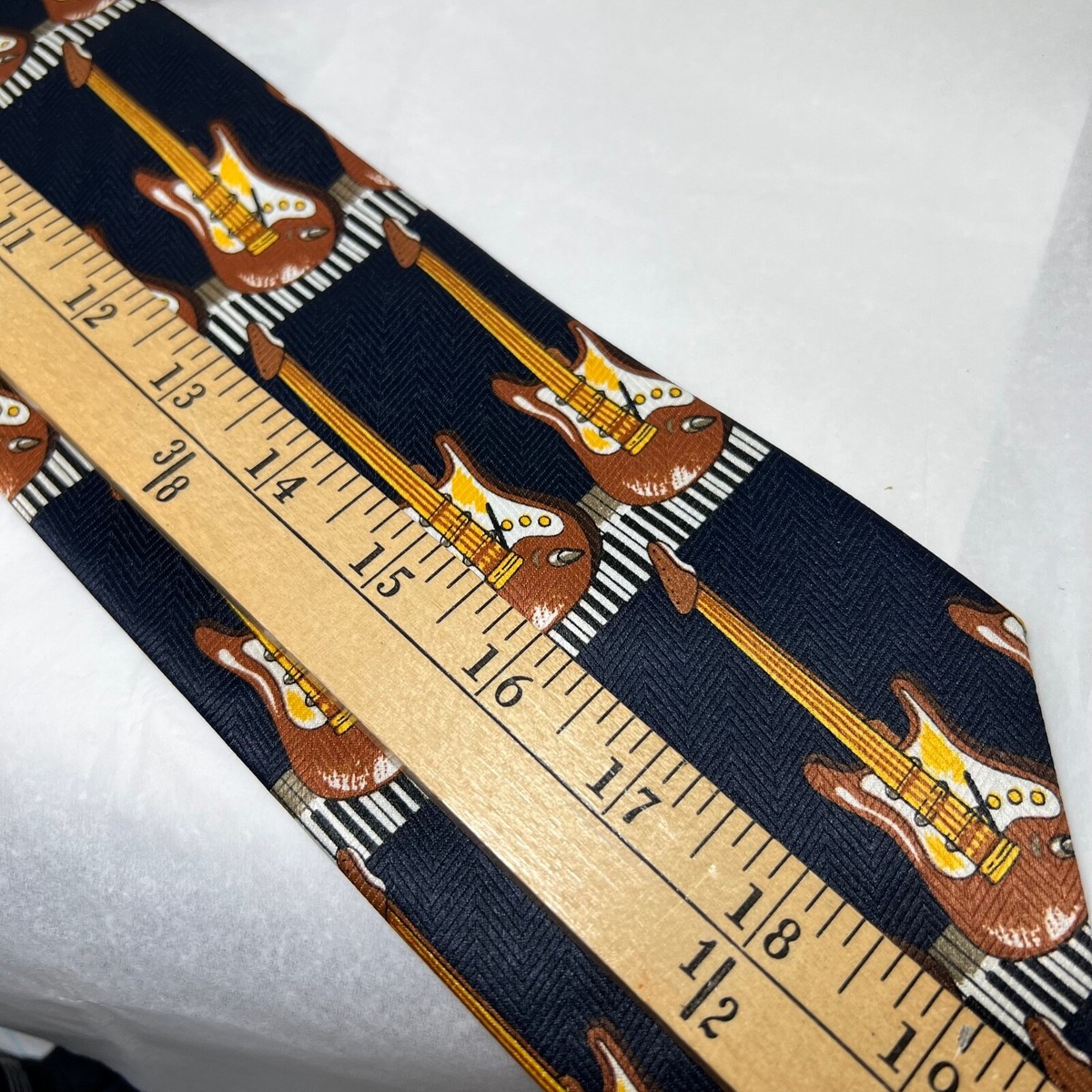 Umo Lorenzo Tie Mens 53" long 3 3/4" Guitar & Keyboard 1997 ETMC Musician Band View 6