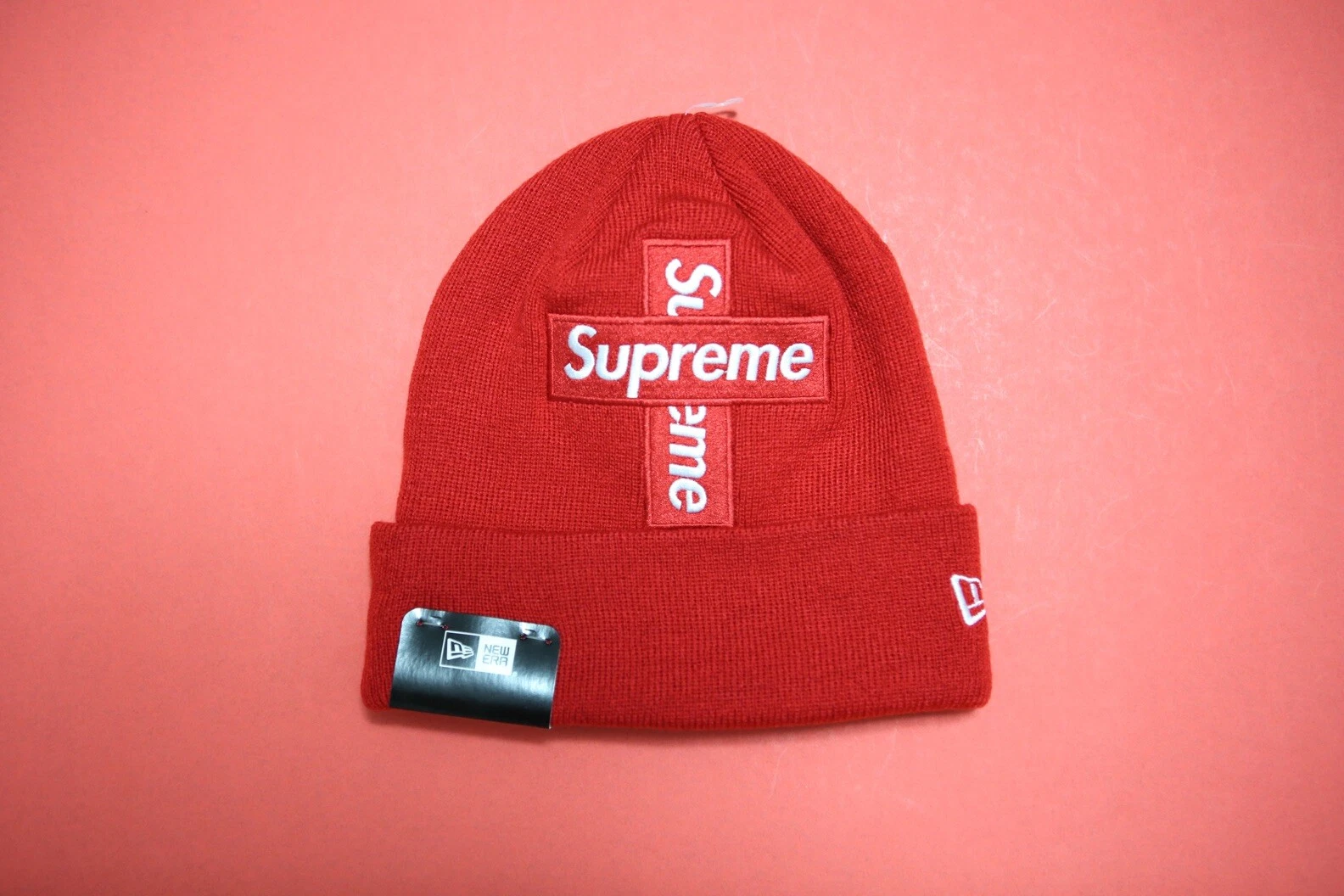 Boîte Supreme x New Era logo Croix Rouge Beanie FW20