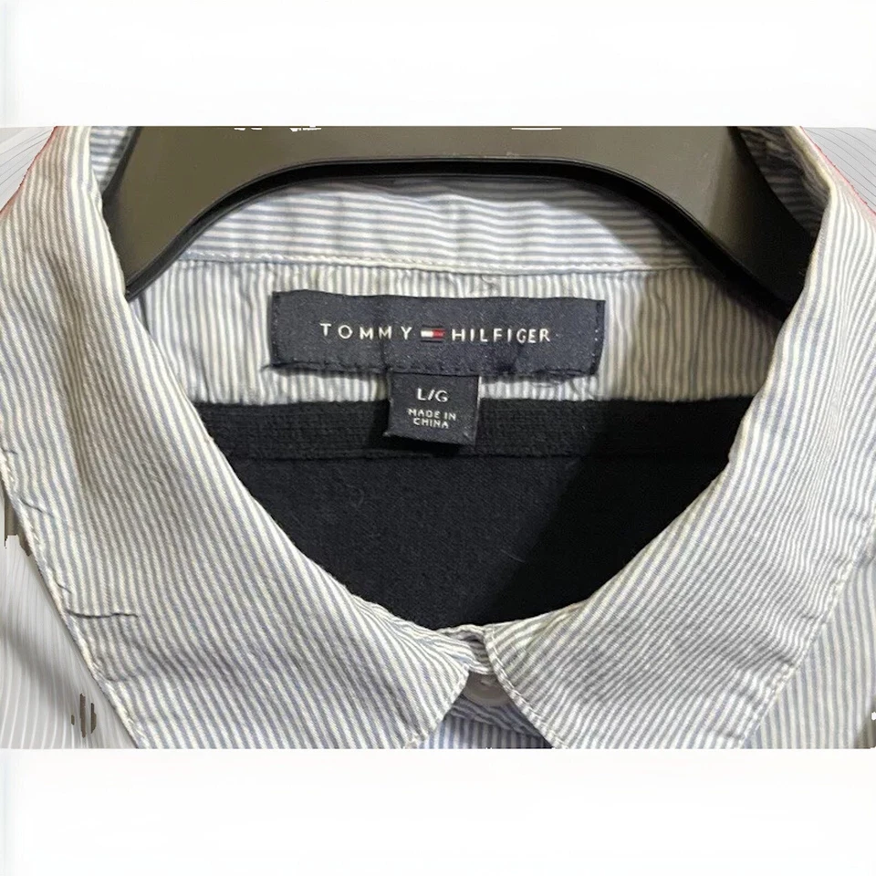 Suéter/Camisa Tommy Hilfiger Look En Capas Cuello en V Azul/Blanco Rayas Talla Grande Foto 4 de 4
