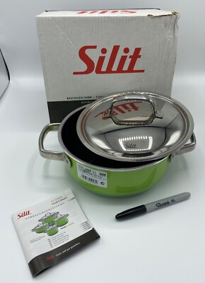 Silit Lemon Green 2 1/2 Quart Low Casserole/Pan/Pot w/lid