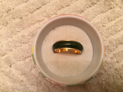 New Green Nephrite Jade?  Gold-Tone Ring  Beautiful !! 