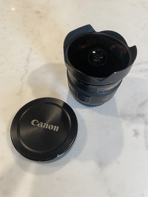 Canon EF 15mm F/2.8mm Fisheye, Preowned, Dented Lens Hood