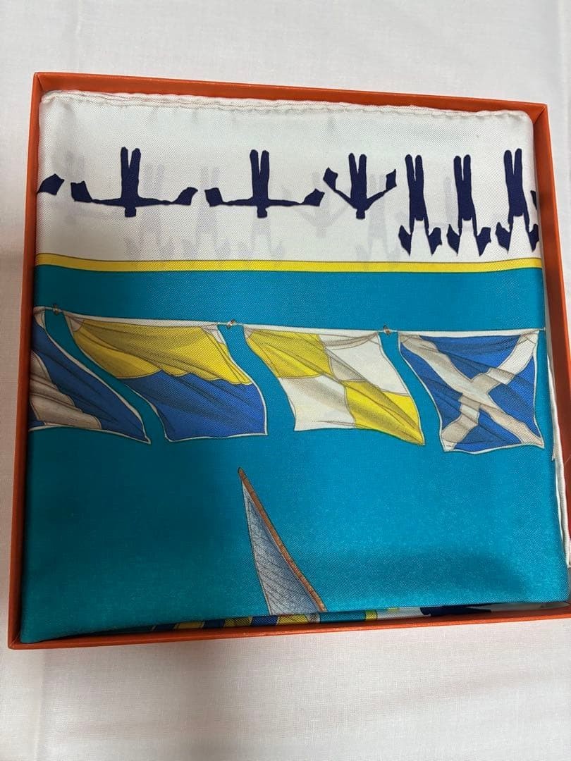 HERMES EN COURSE Carre 90 Silk 100% Scarf View 4