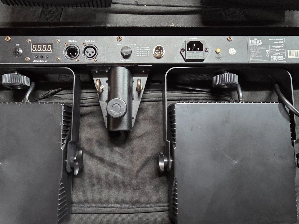 CHAUVET DJ 4BAR LED Light System, Bags. Footswitch, DMX cable-PAIR (2 sets) - Image 2 of 4
